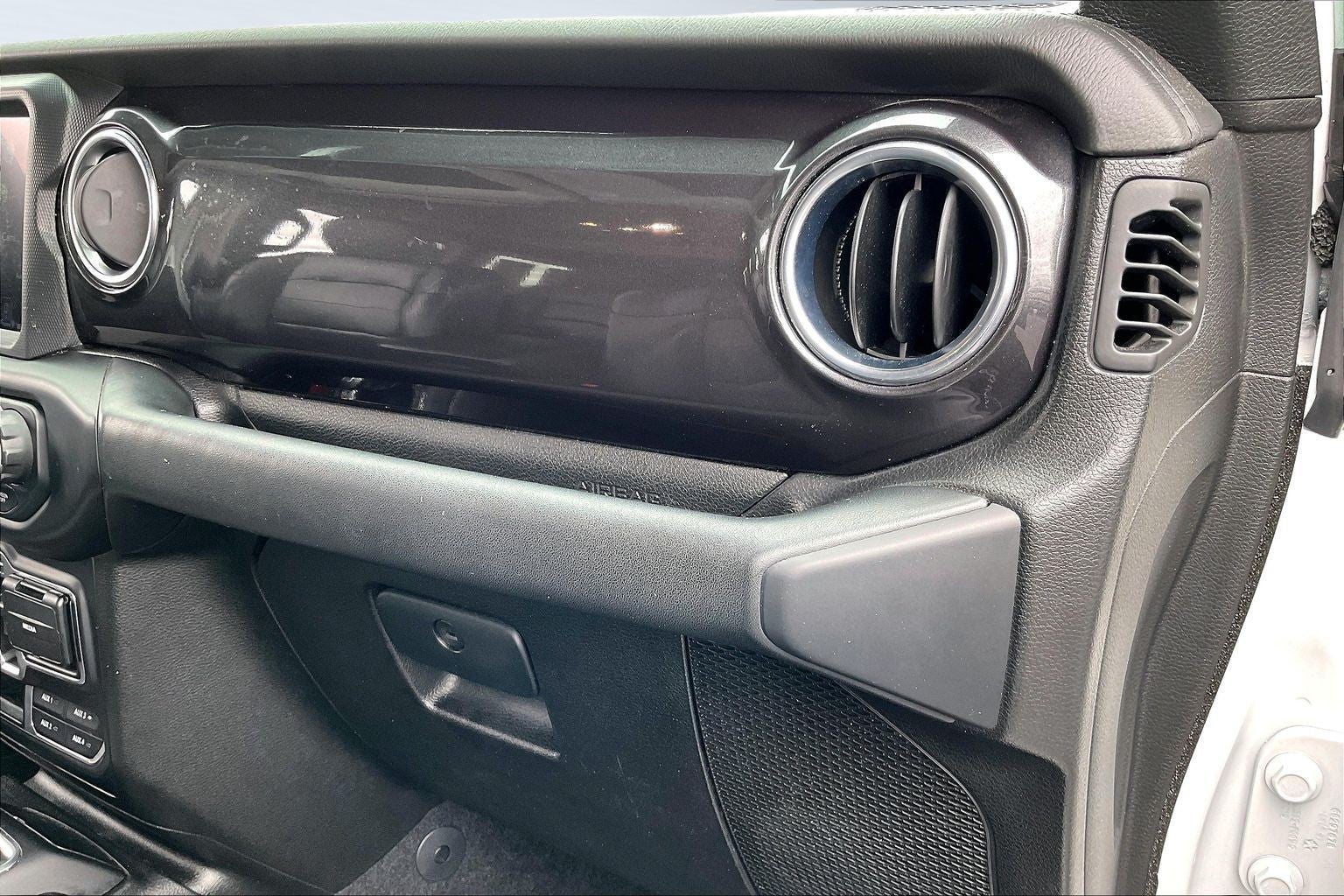 2020 Jeep Wrangler Unlimited Sahara Altitude