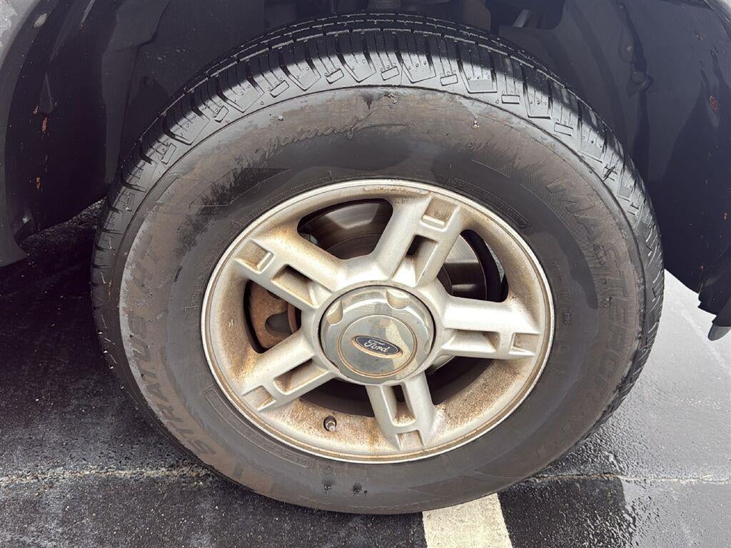 2004 Ford Explorer XLS