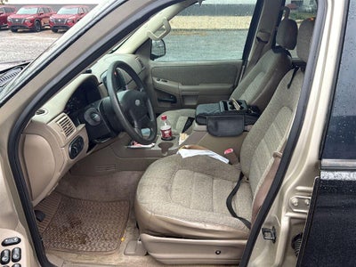 2004 Ford Explorer XLS