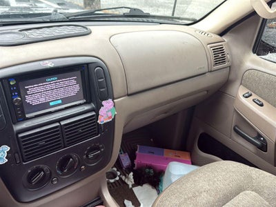 2004 Ford Explorer XLS