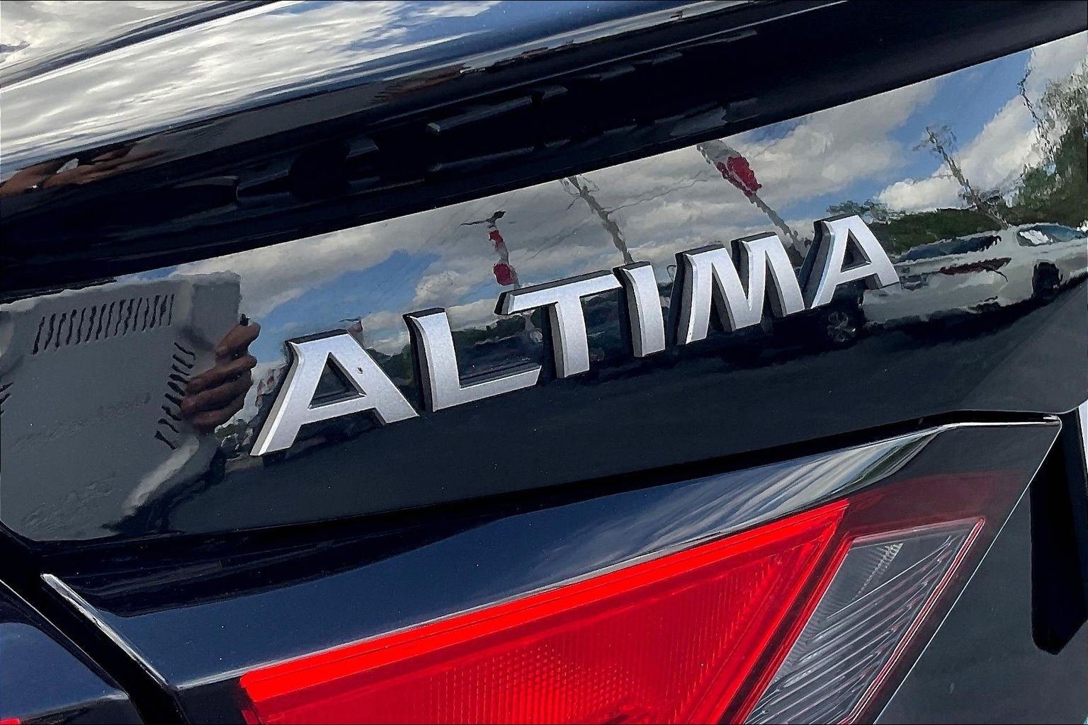 2023 Nissan Altima 2.0 SR