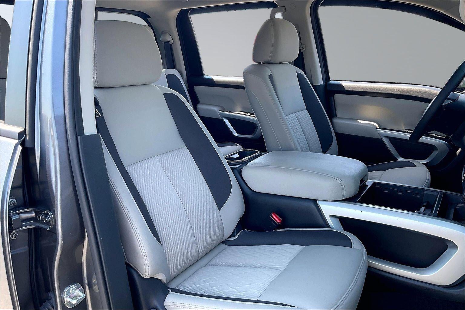 2024 Nissan Titan SV