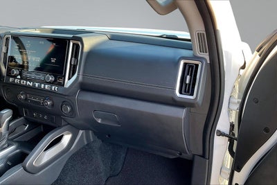 2025 Nissan Frontier SV