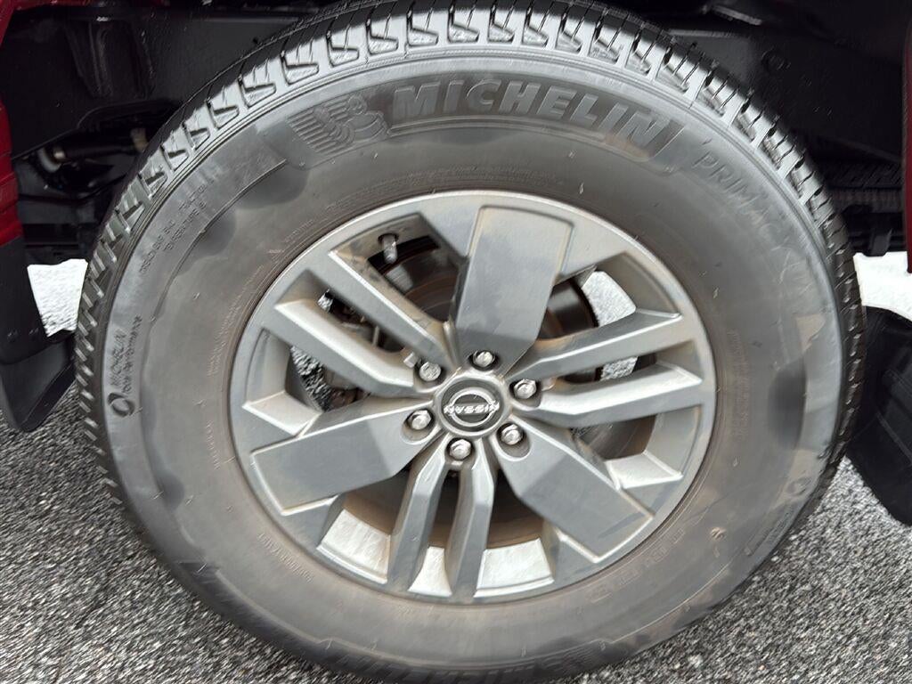 2025 Nissan Frontier SV