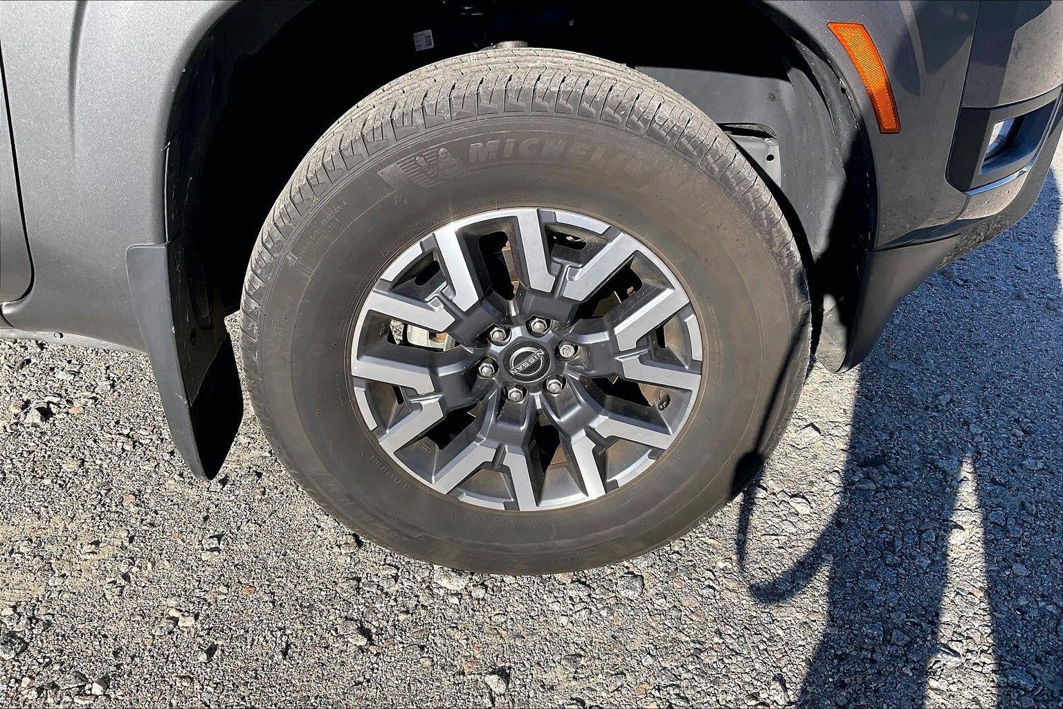 2025 Nissan Frontier SL
