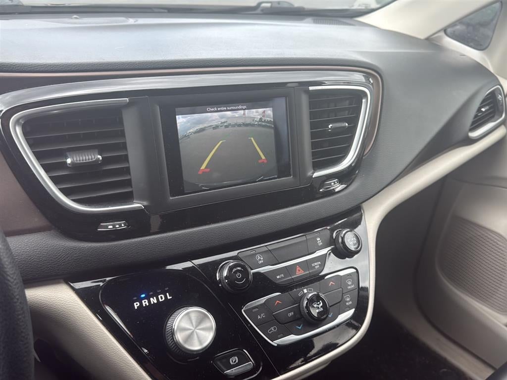 2021 Chrysler Voyager LXI