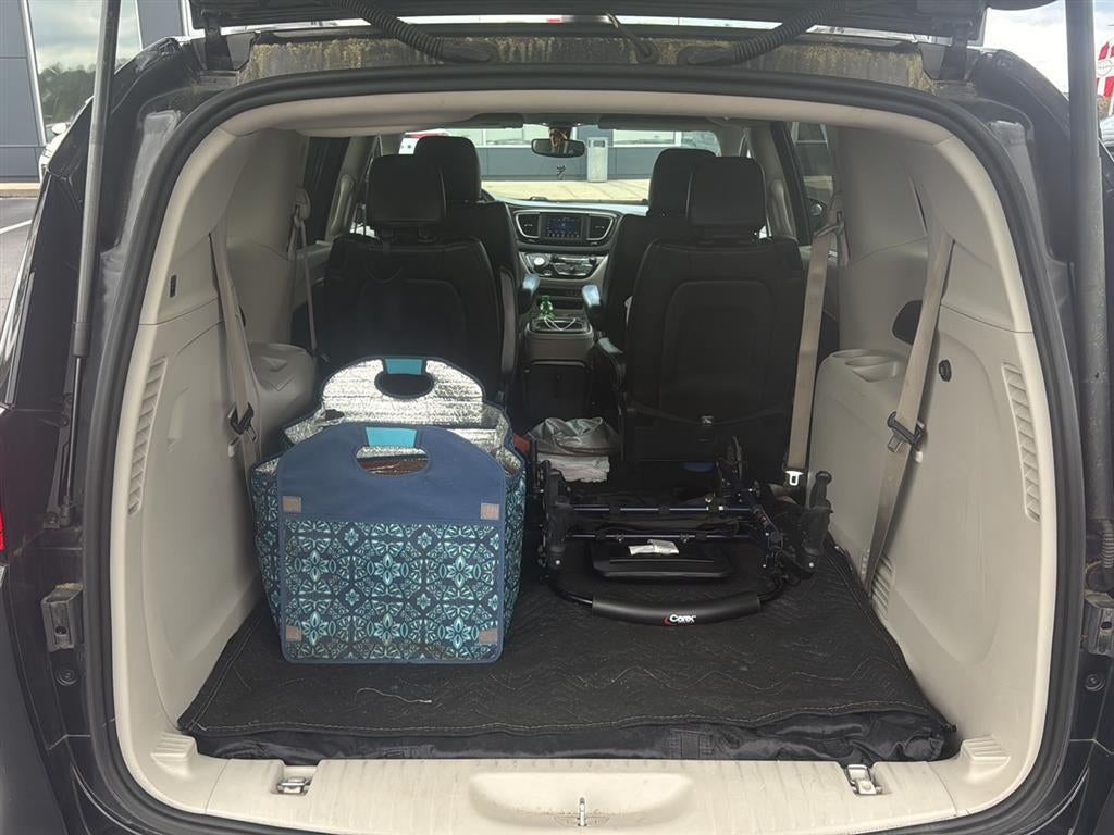 2021 Chrysler Voyager LXI