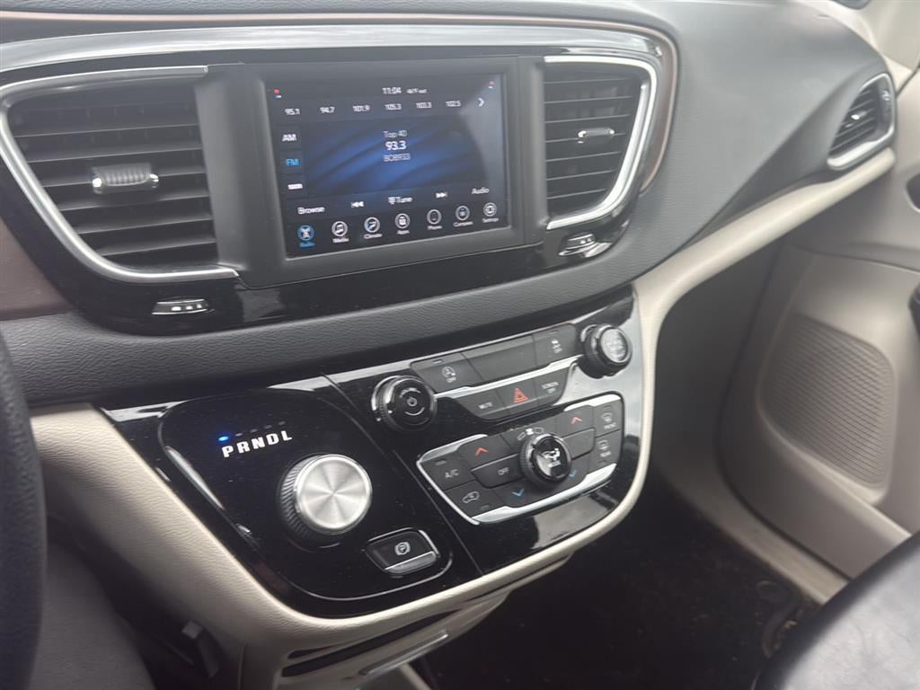 2021 Chrysler Voyager LXI