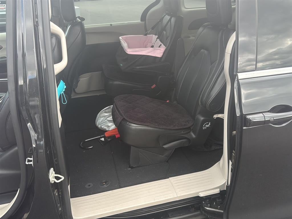 2021 Chrysler Voyager LXI