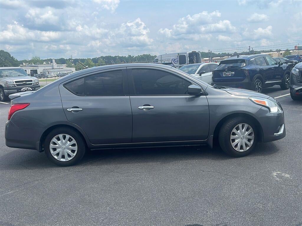 2016 Nissan Versa SV