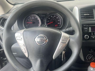 2016 Nissan Versa SV