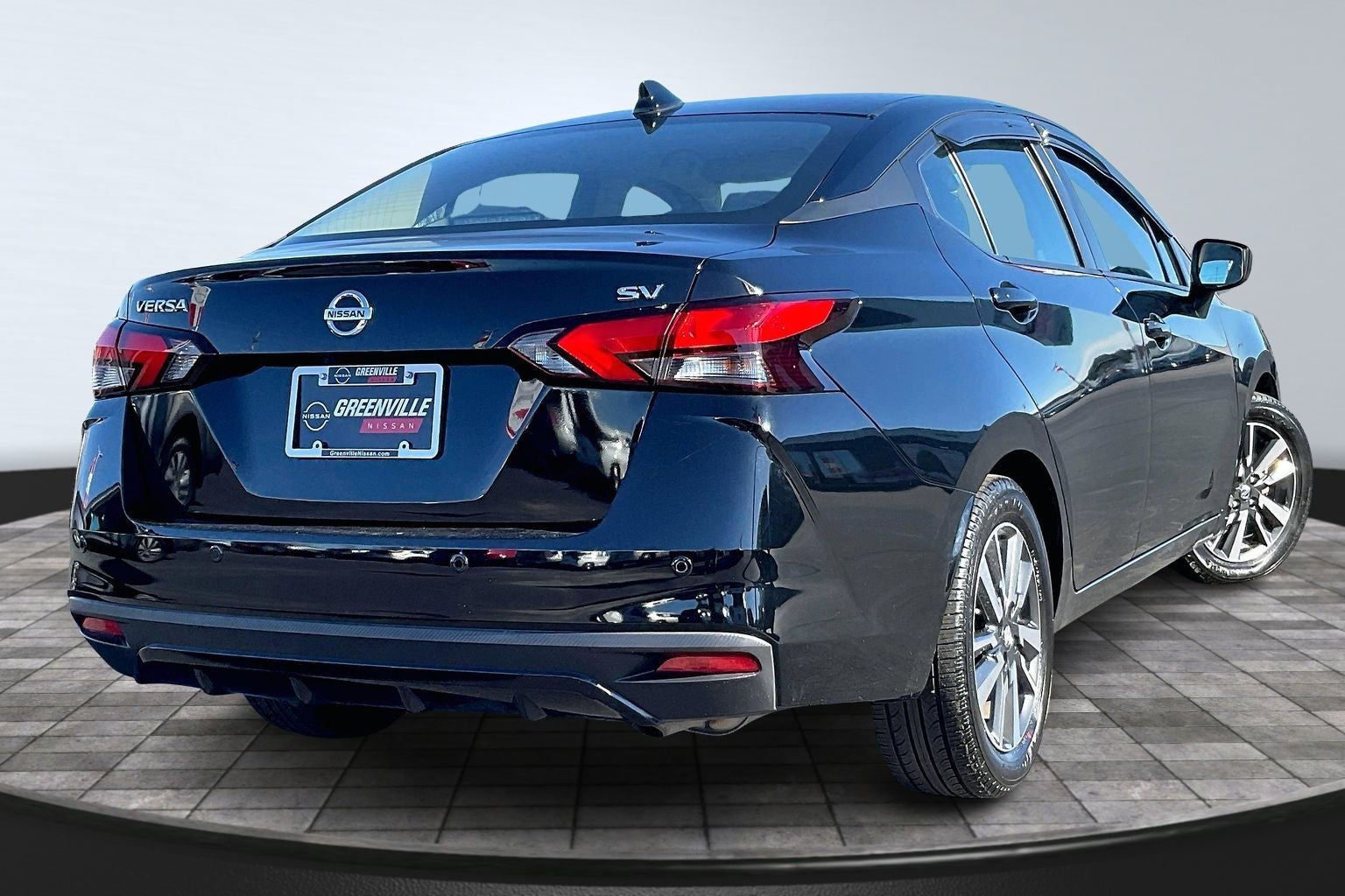 2022 Nissan Versa SV