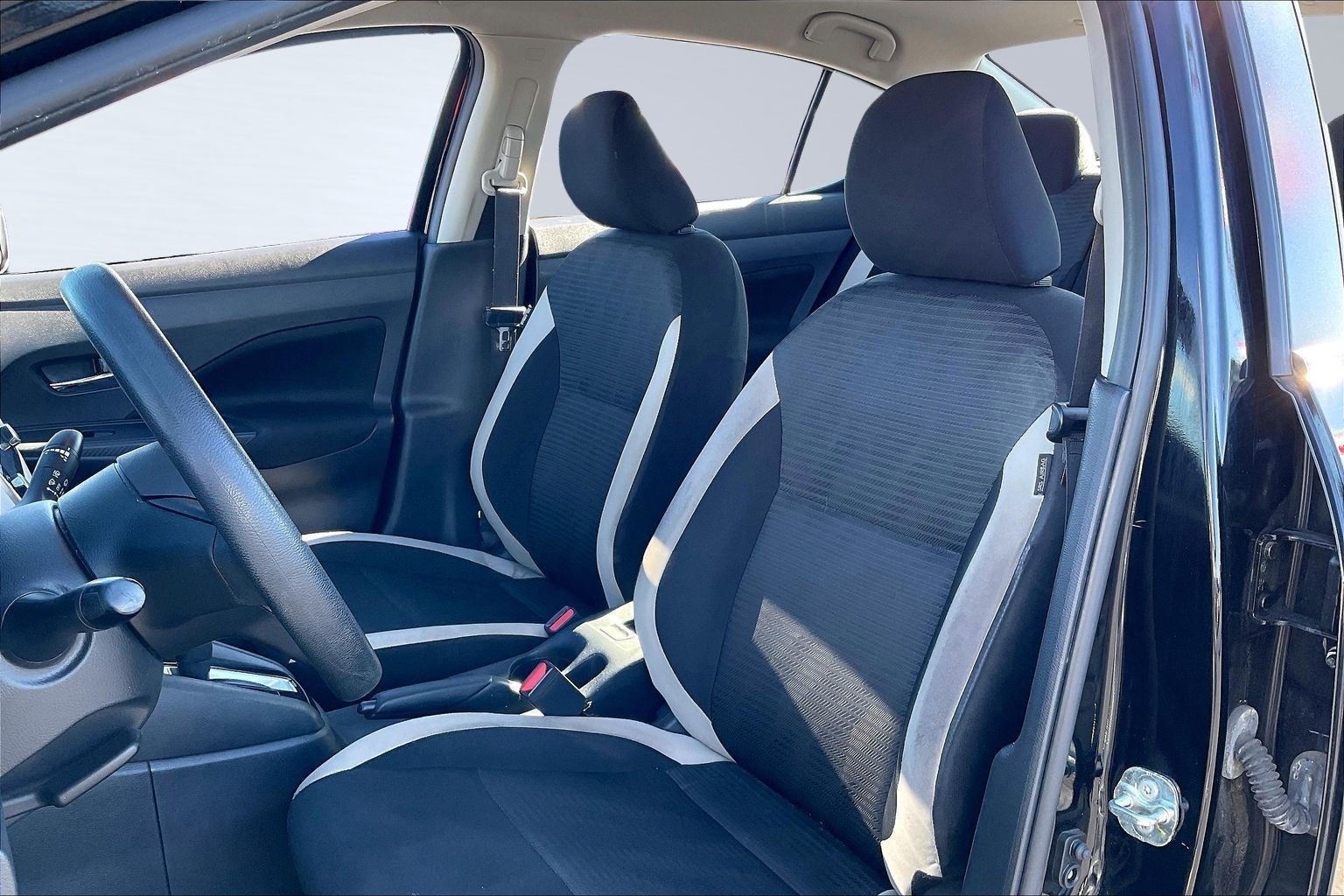 2022 Nissan Versa SV