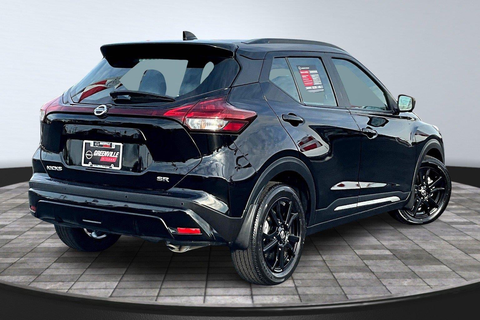 2021 Nissan Kicks SR