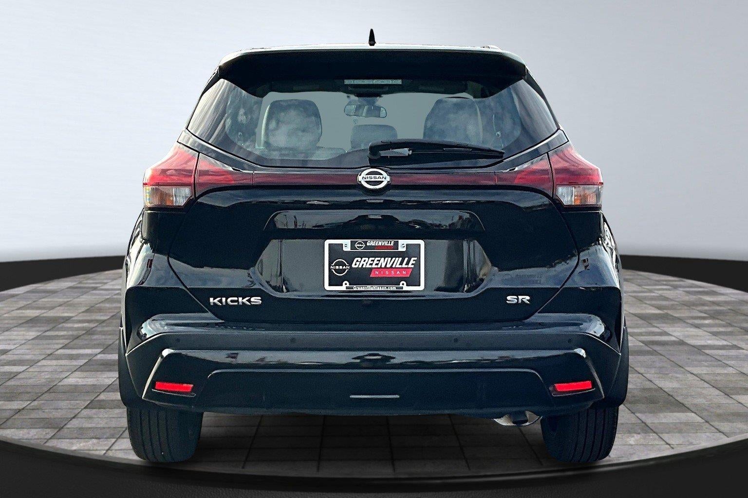 2021 Nissan Kicks SR