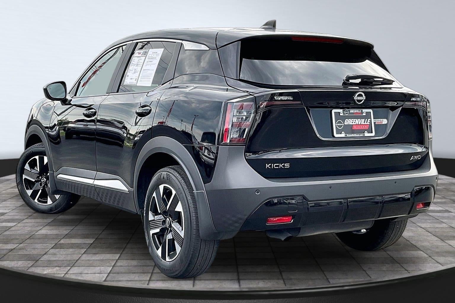 2025 Nissan Kicks SV