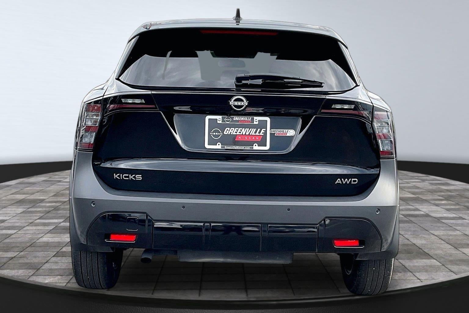 2025 Nissan Kicks SV