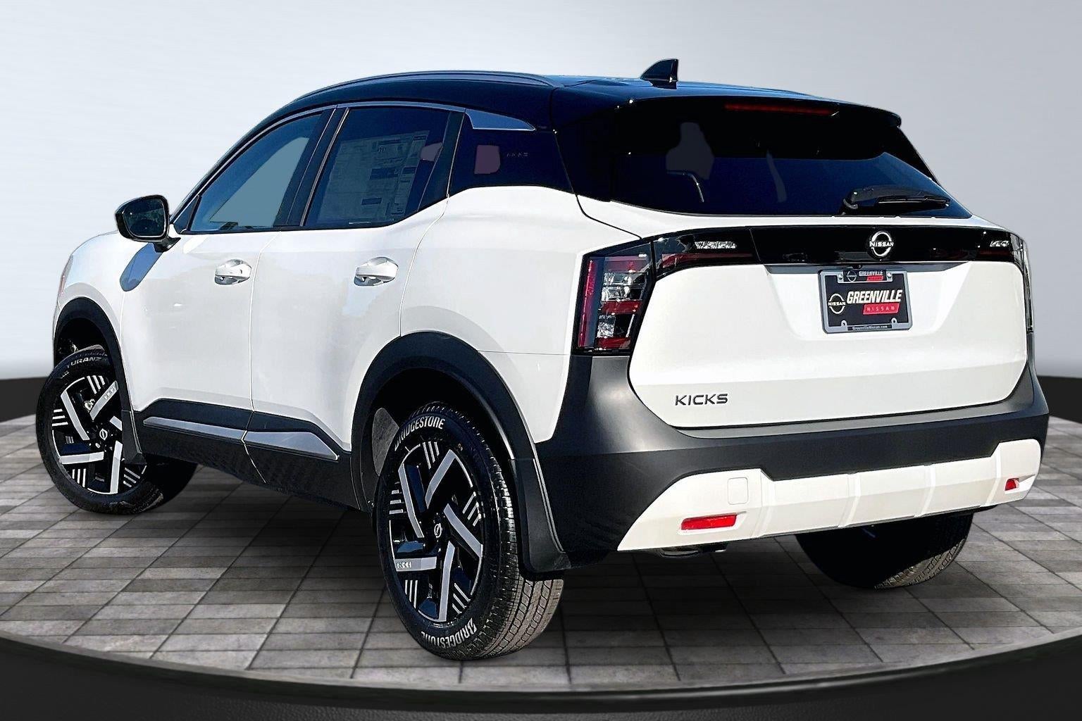 2027 Nissan Kicks SV