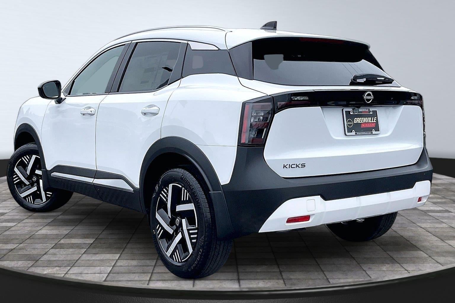 2027 Nissan Kicks SV