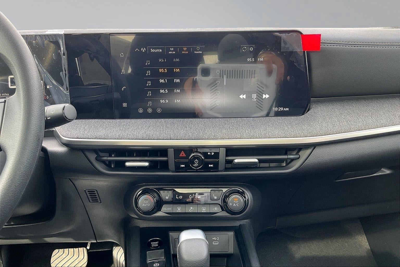 2027 Nissan Kicks SV