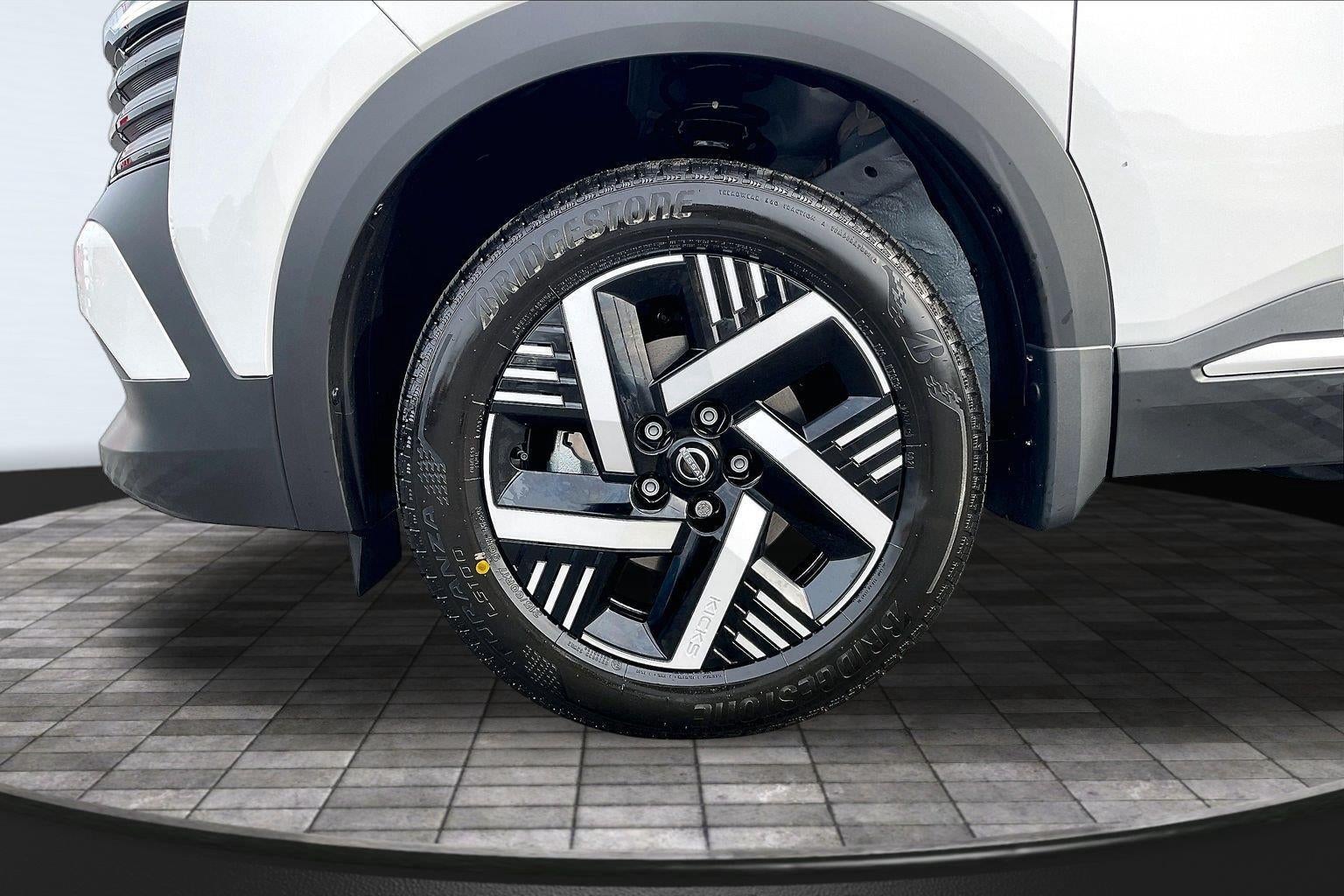 2027 Nissan Kicks SV