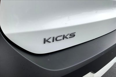 2025 Nissan Kicks SR