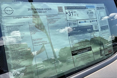 2025 Nissan Kicks SR