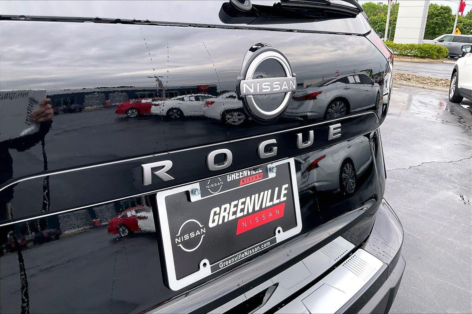 2026 Nissan Rogue SV