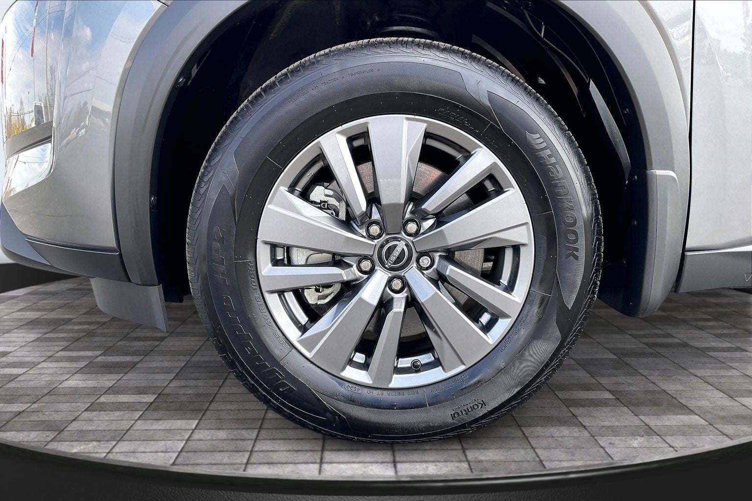 2025 Nissan Pathfinder S