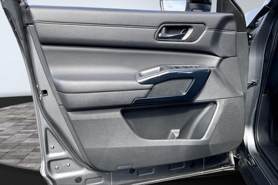 2025 Nissan Pathfinder S