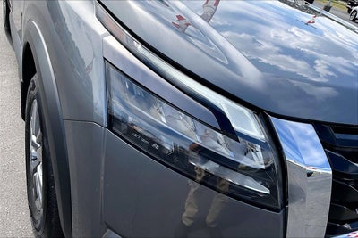 2025 Nissan Pathfinder S