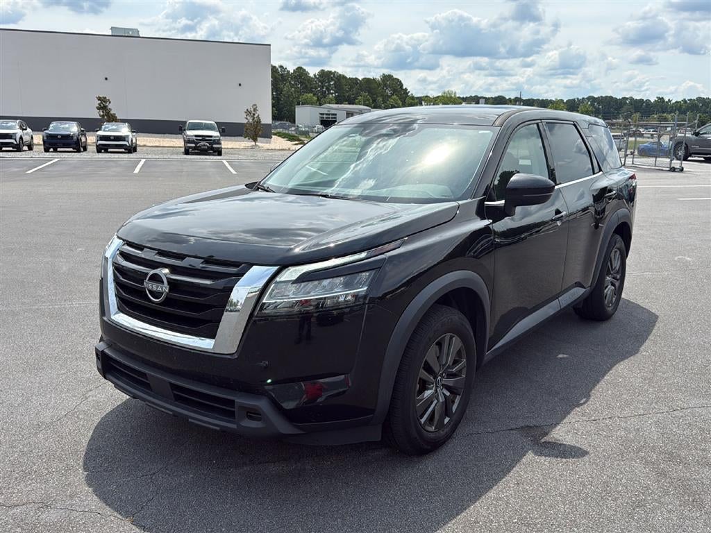 2022 Nissan Pathfinder S