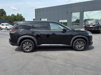 2022 Nissan Pathfinder S
