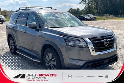 2022 Nissan Pathfinder SV