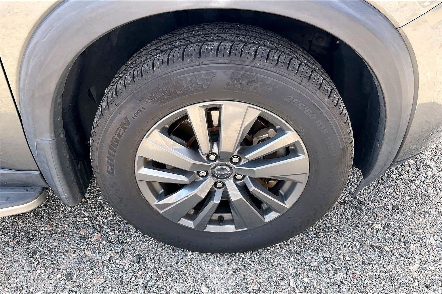 2022 Nissan Pathfinder SV