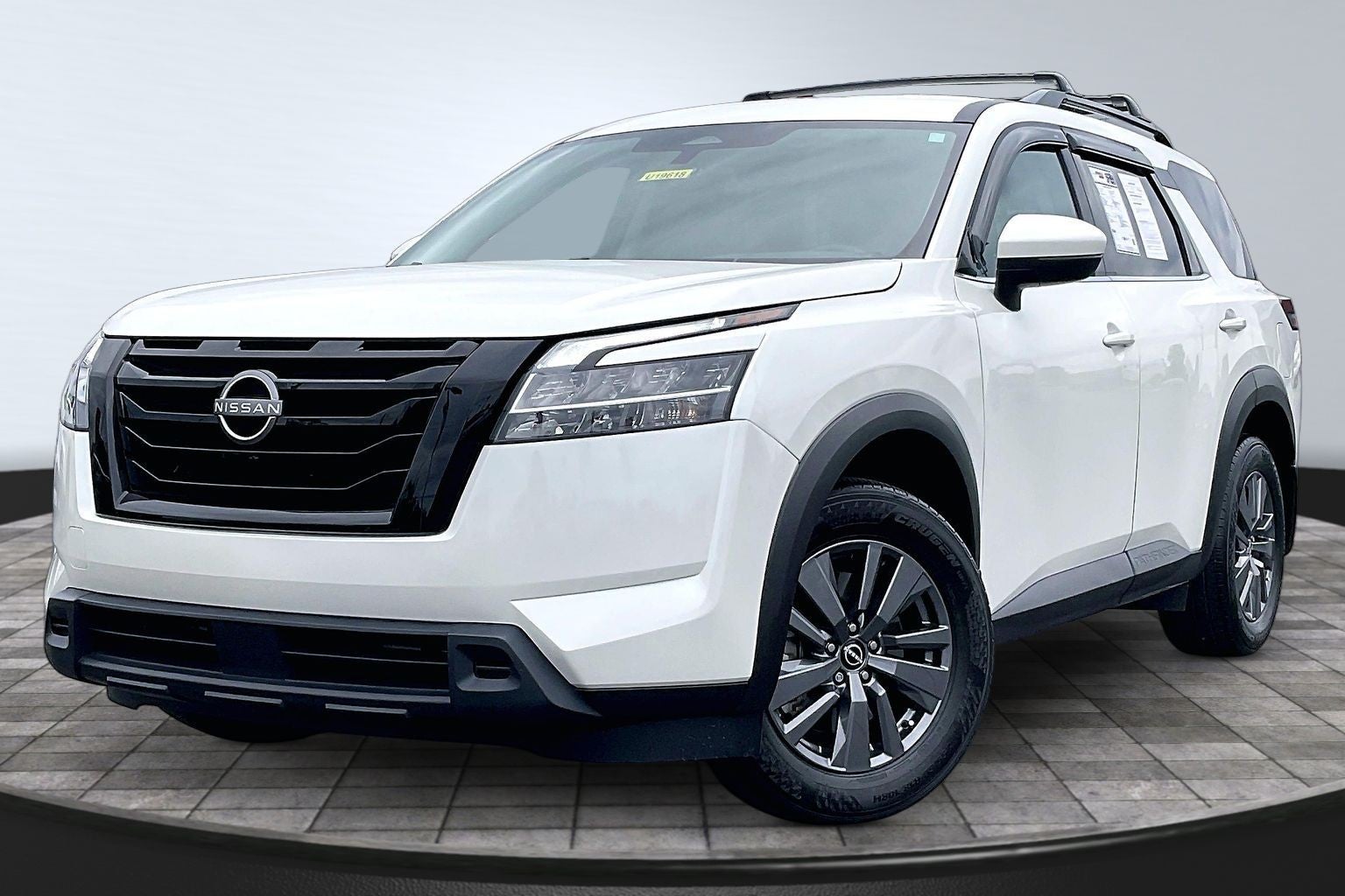2022 Nissan Pathfinder SV
