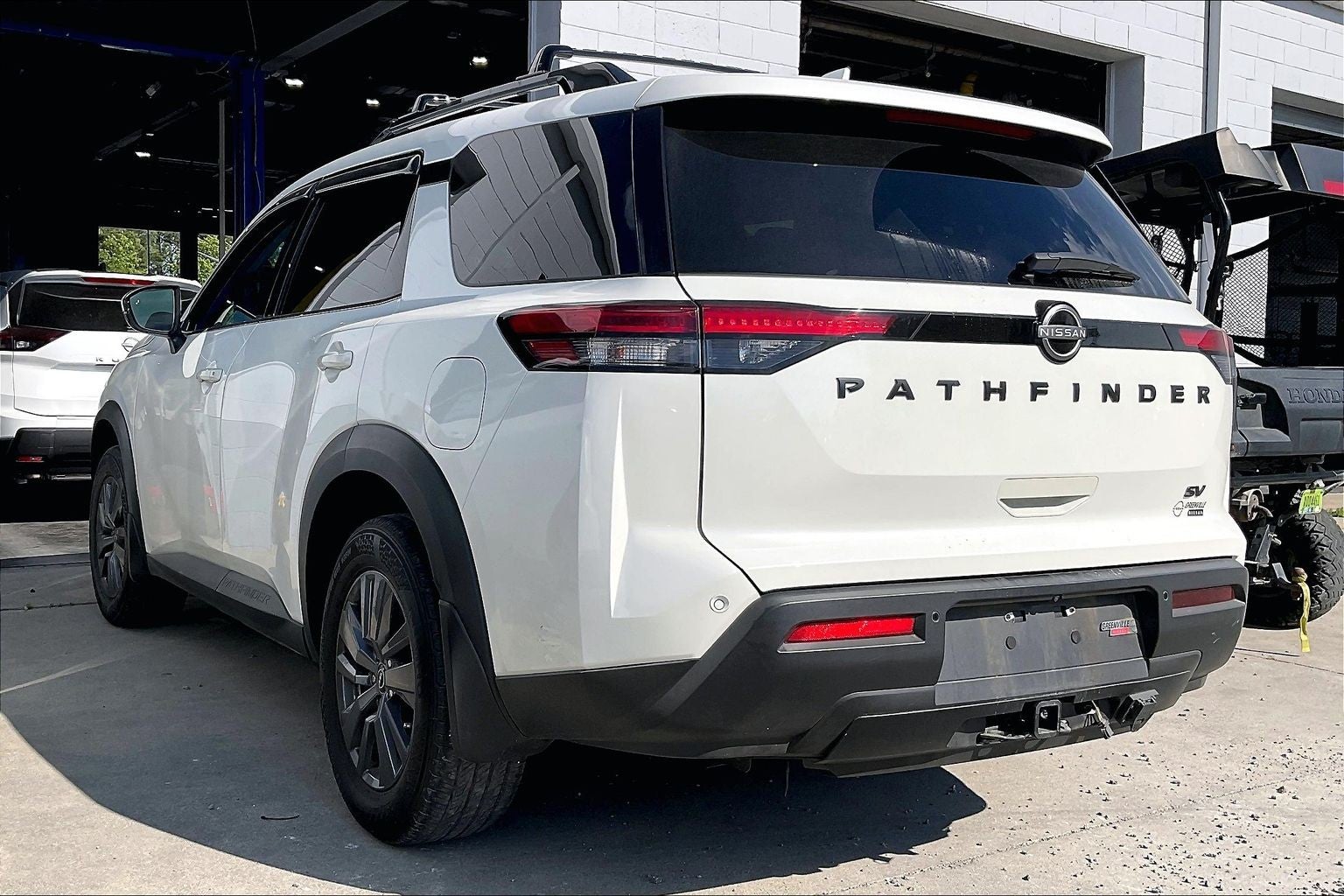 2022 Nissan Pathfinder SV