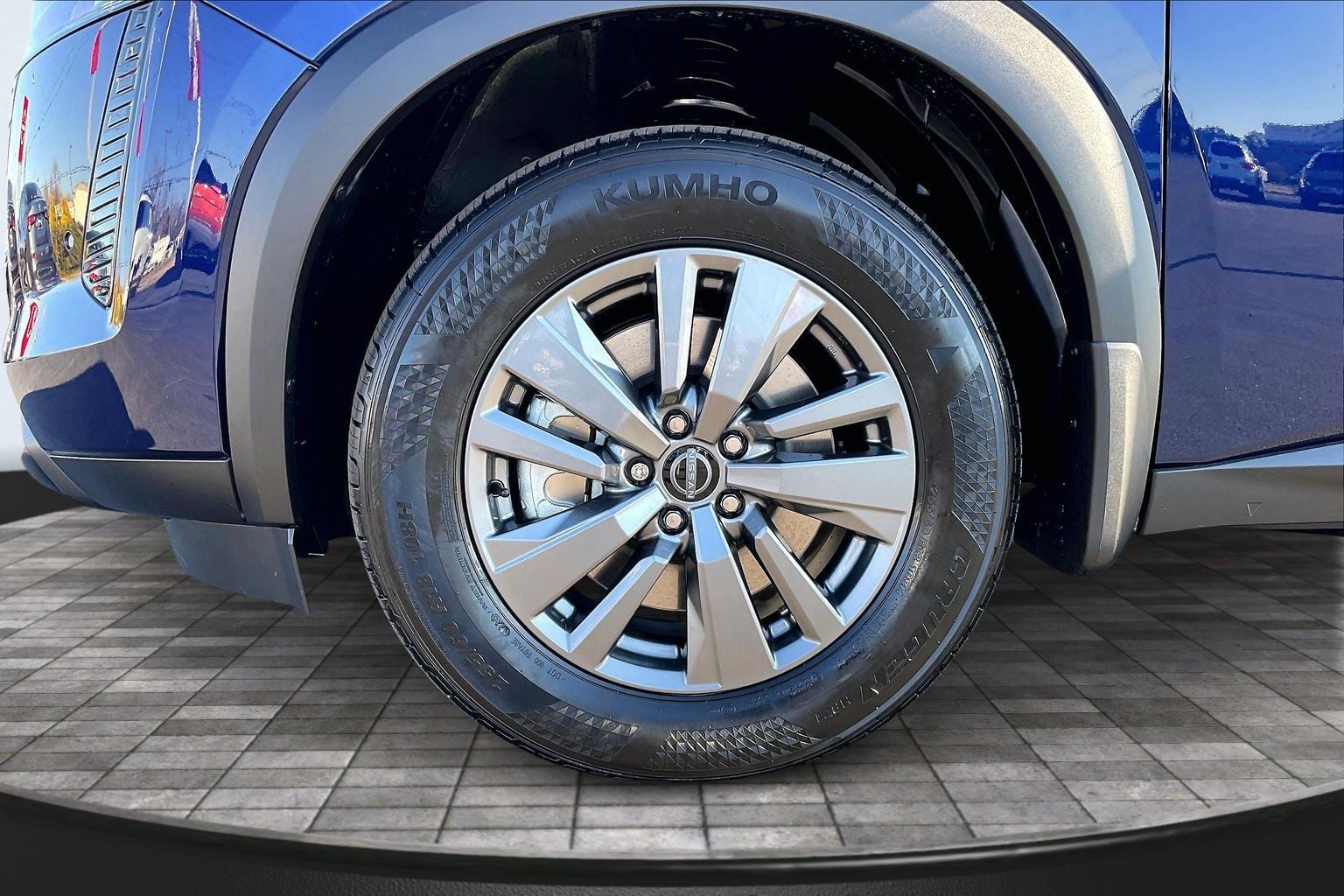 2026 Nissan Pathfinder SV