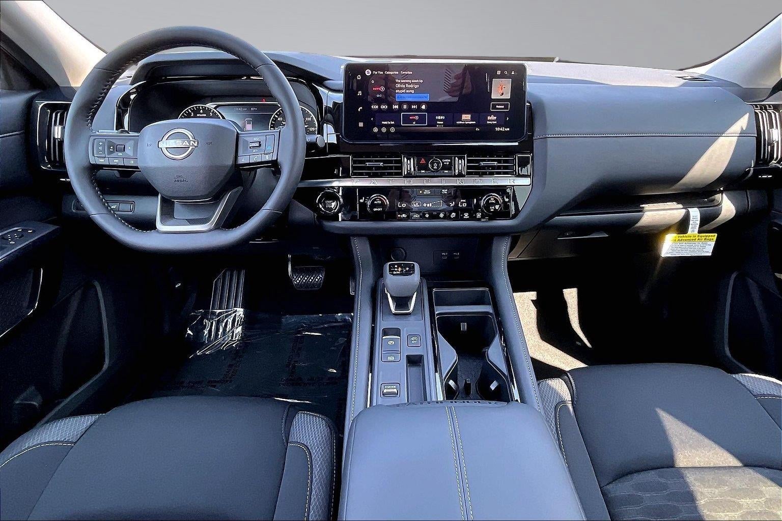 2026 Nissan Pathfinder SV