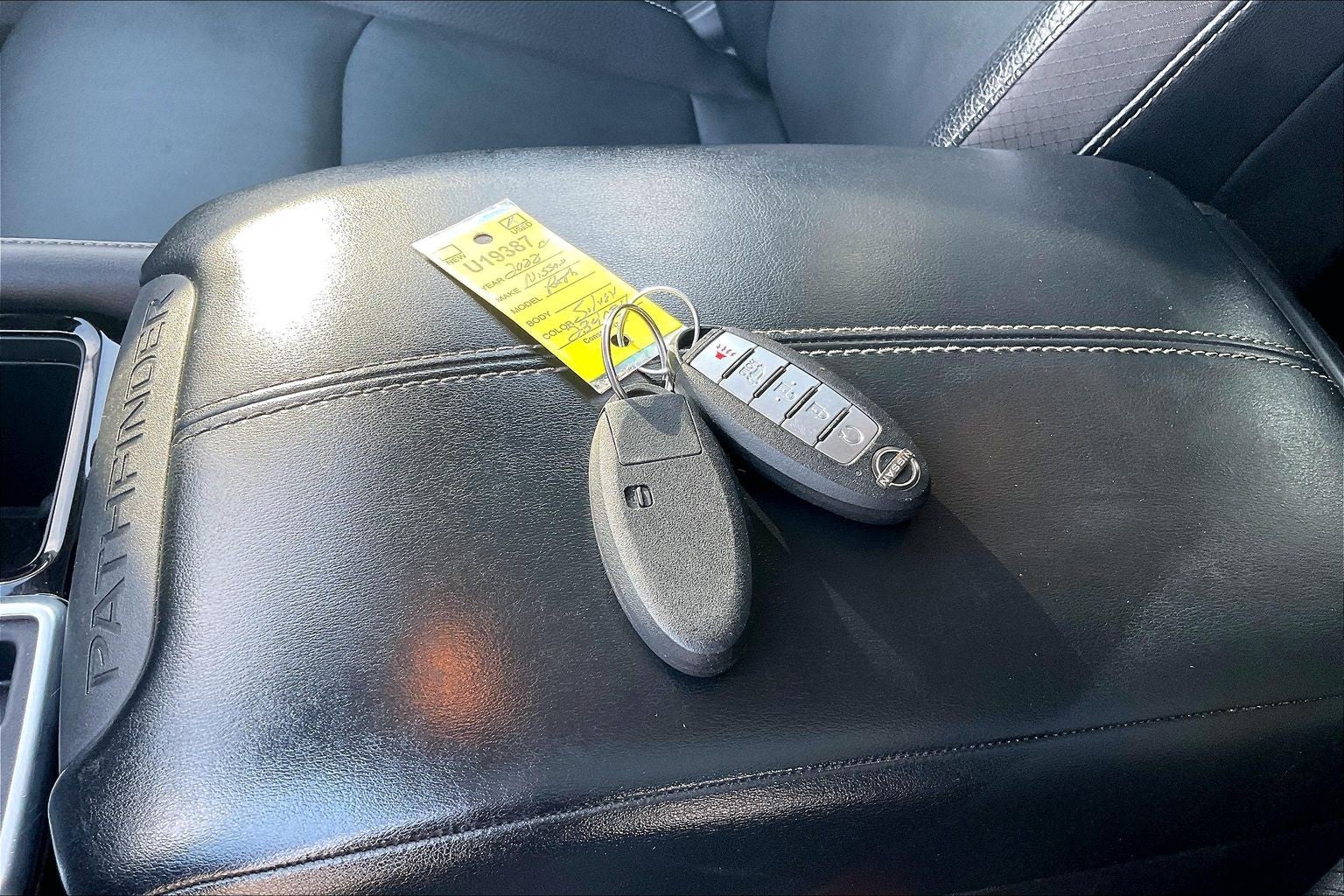 2022 Nissan Pathfinder SL