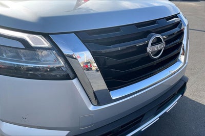 2022 Nissan Pathfinder SL