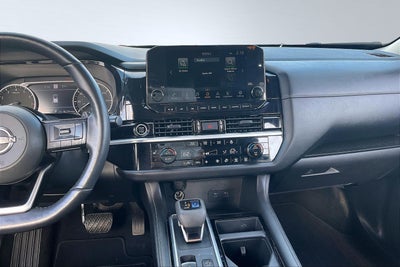 2022 Nissan Pathfinder SL