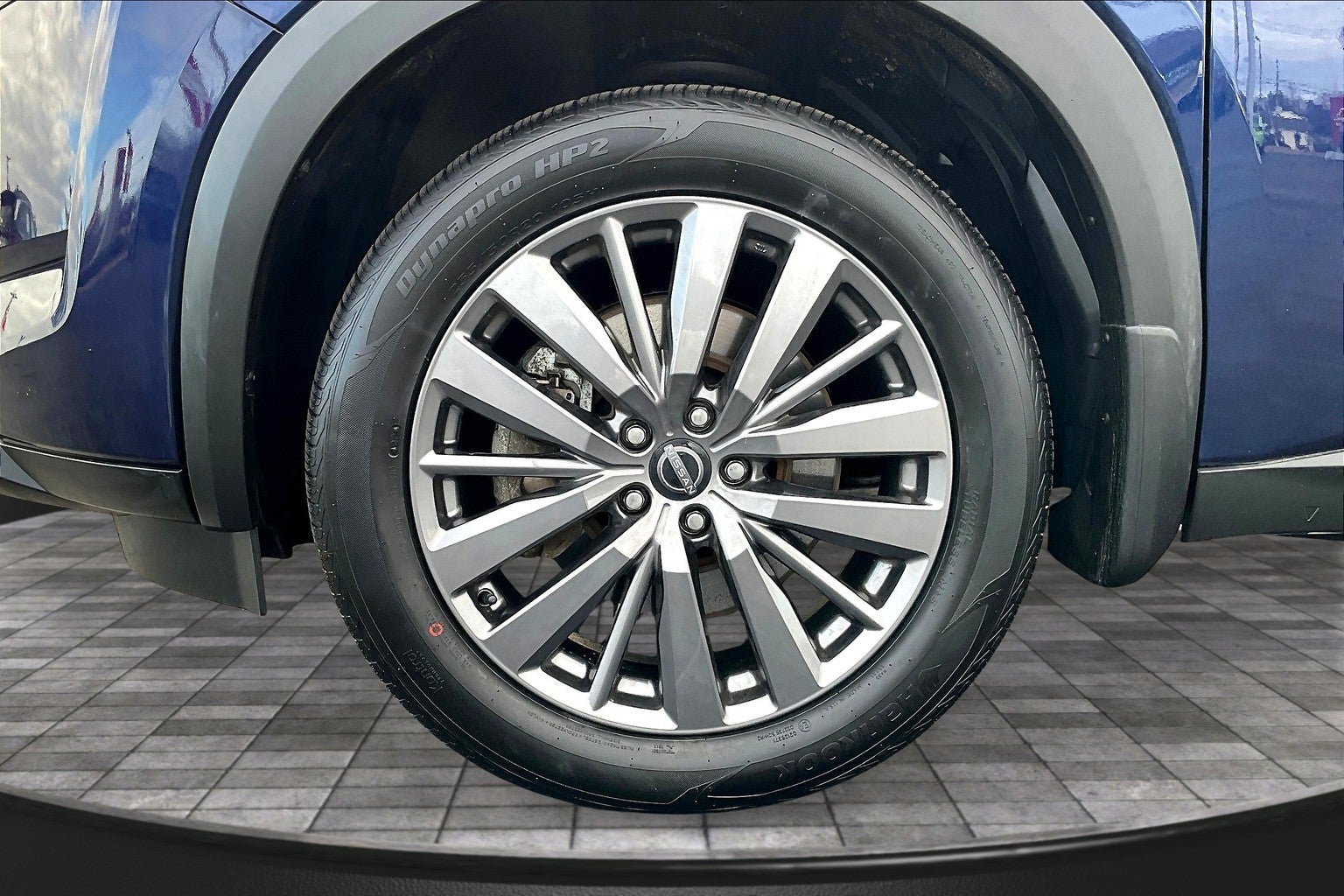 2023 Nissan Pathfinder SL