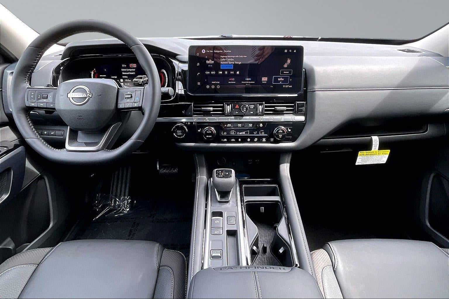 2026 Nissan Pathfinder SL