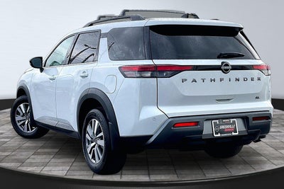 2026 Nissan Pathfinder SL