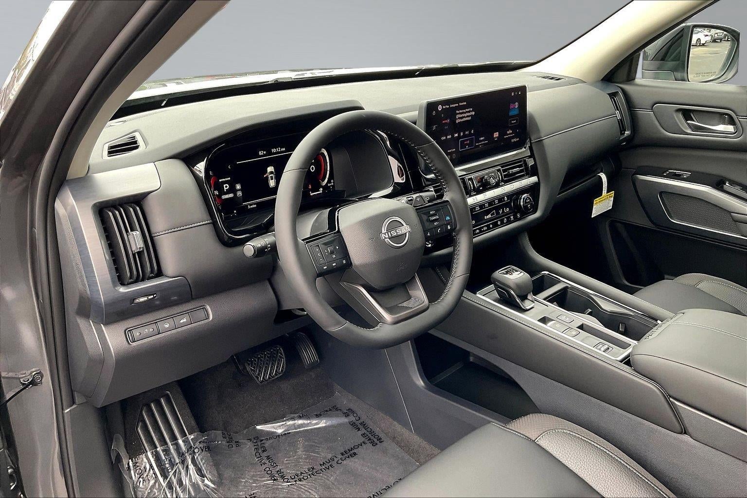 2026 Nissan Pathfinder SL