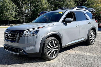 2025 Nissan Pathfinder Platinum