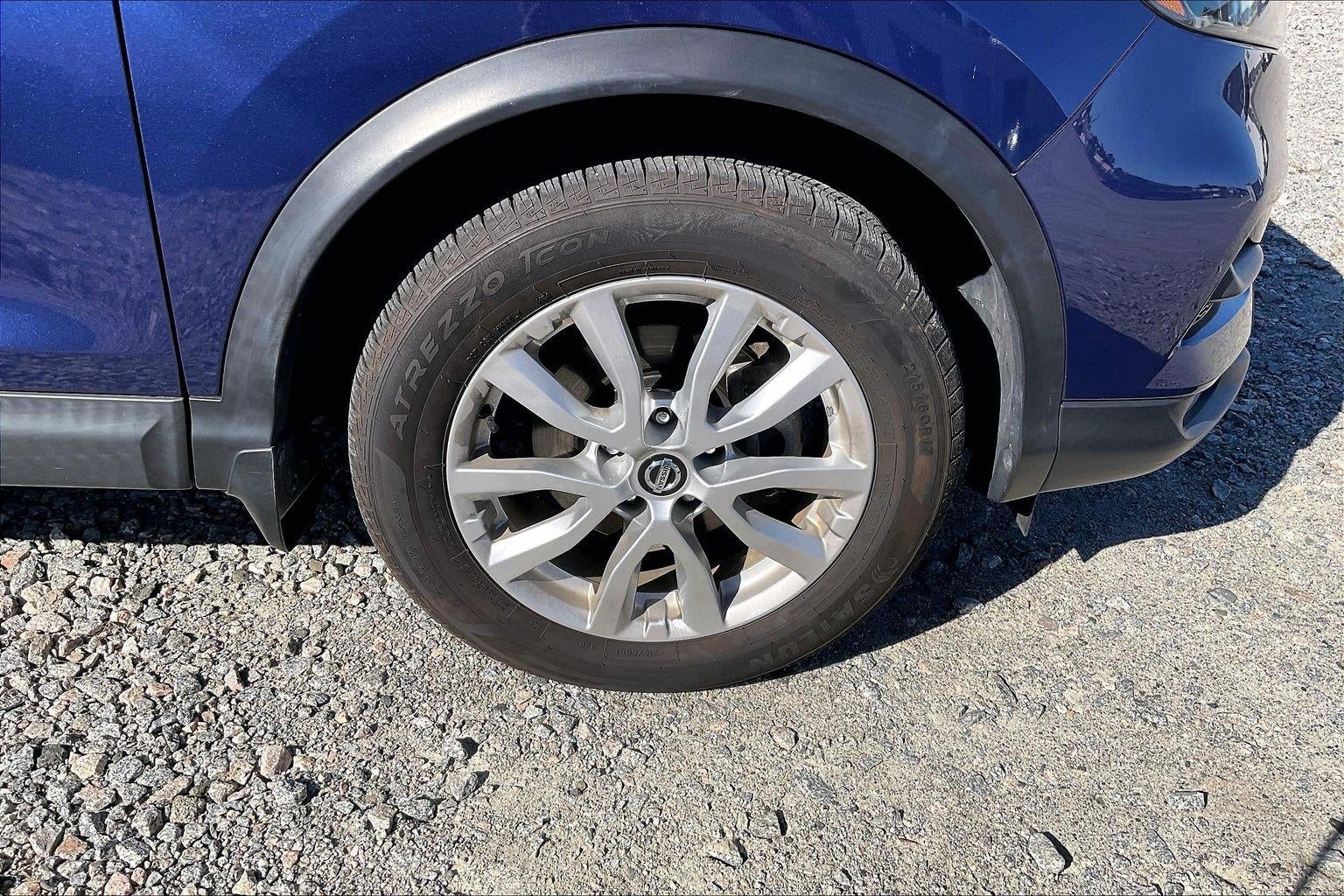 2022 Nissan Rogue Sport SV