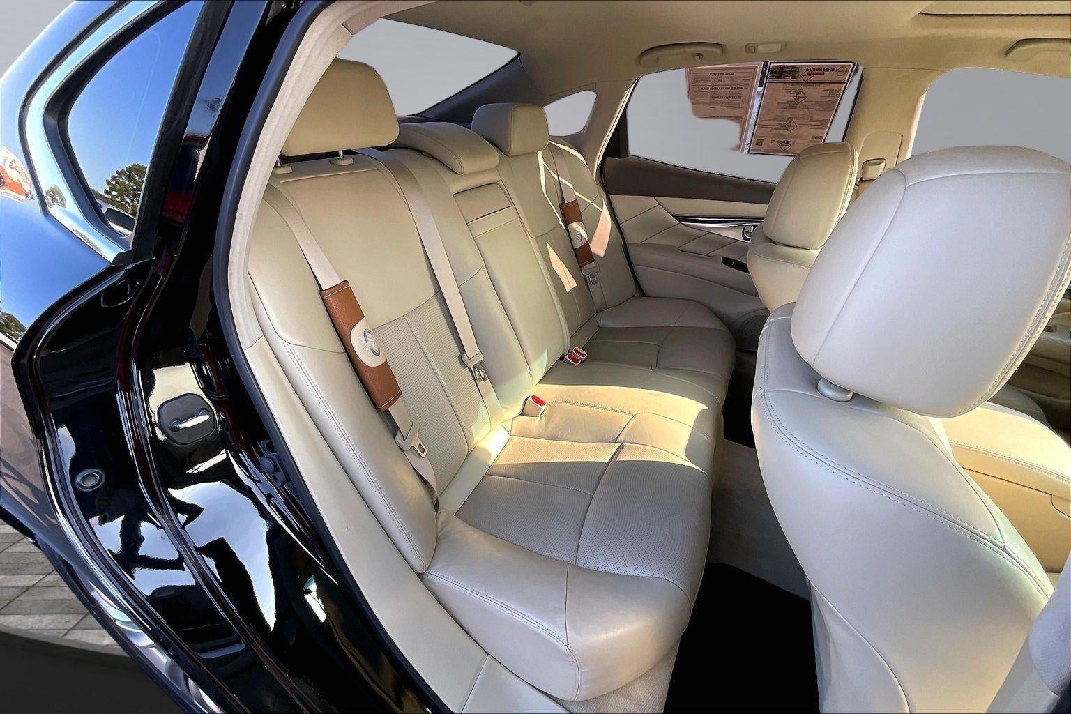 2018 INFINITI Q70 3.7 LUXE