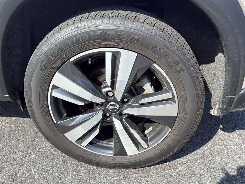 2025 Nissan Rogue SL